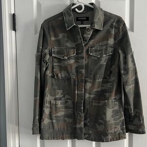 CoffeeShop Women's Green Camouflage Utility Jacket